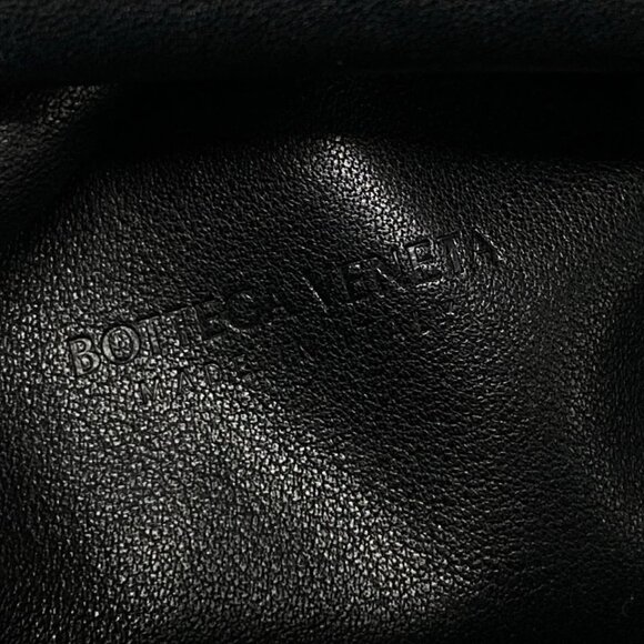 BOTTEGA VENETA Mini The Pouch - Black Leather Shoulder Bag 885-080725 - Picture 13 of 14